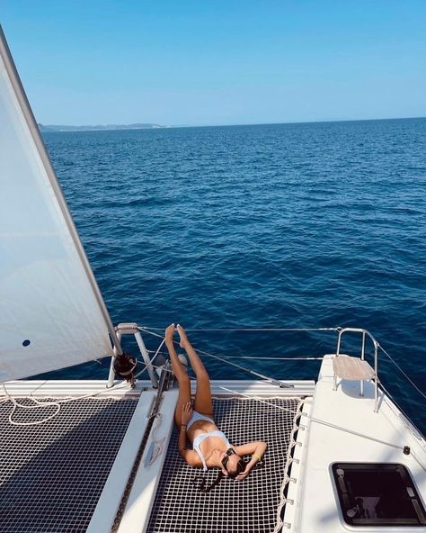 Sailing Aesthetic, Yacht Aesthetic, Summer Vacation Aesthetic, Aesthetic Beachy, Yatch Boat, Yacht Week, European Summer Aesthetic, Catamaran Yacht, Poses Beach