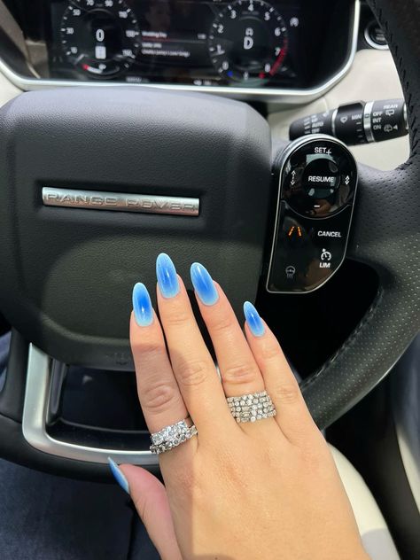 Cruise Almond Nails, Blue Aroura Nails, Blue Nails Airbrush, Light Blue Airbrush Nails, Blue Nail Set Ideas, Blue Aura Chrome Nails, Blue Two Tone Nails, Blue Aura Nails Almond, Blue Air Brush Nails