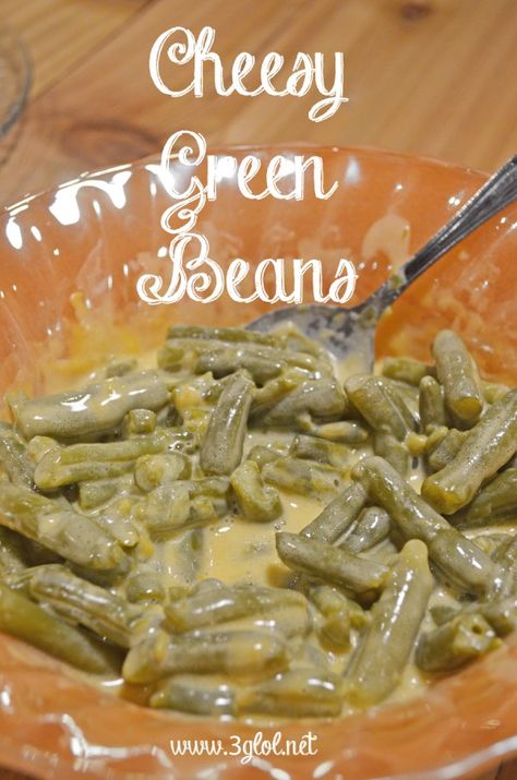 Cheesy Green Bean Recipes, Green Bean Side Dish Recipes, Easy To Cook Recipes, Cheesy Green Beans, Beans In Crockpot, Green Beans Side Dish, Friendsgiving Food, Eat Vegetables, Green Eating