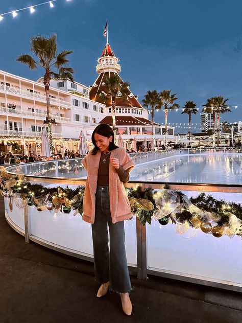 We entered the month of December with lots of festivities on our hands and they didn’t disappoint. From finding cute Christmas decor everywhere to ice skating by the sea in San Diego, we had the best time getting into the holiday spirit! Click here to read about our weekend and to shop everything I wore! | winter outfit, holiday festivities, holiday activities, family activities, weekend trip, holiday outfit San Diego Winter Outfit, San Diego Outfits Winter, San Diego Winter, Christmas Performance, Cute Christmas Decor, Winter Vacation Outfits, Stocking Stuffers For Girls, Outfit Holiday, Stocking Stuffers For Women