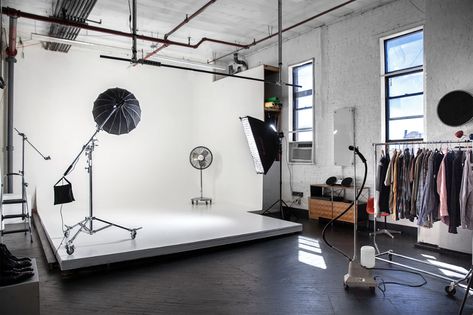 Photo Studio Design Interior, Photography Studio Interior Design, Photo Studio Interior, Photography Studio Rental, Ruangan Studio, Photography Studio Spaces, Photography Studio Decor, Photo Studio Design, Studio Workspace