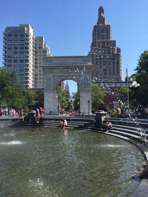 Washington Square Park, NYC Washington Square Park Nyc, Pretty City, Washington State Parks, New York Attractions, Nyc Fall, Public Space Design, Nyc Summer, Nyc Park, Empire State Of Mind