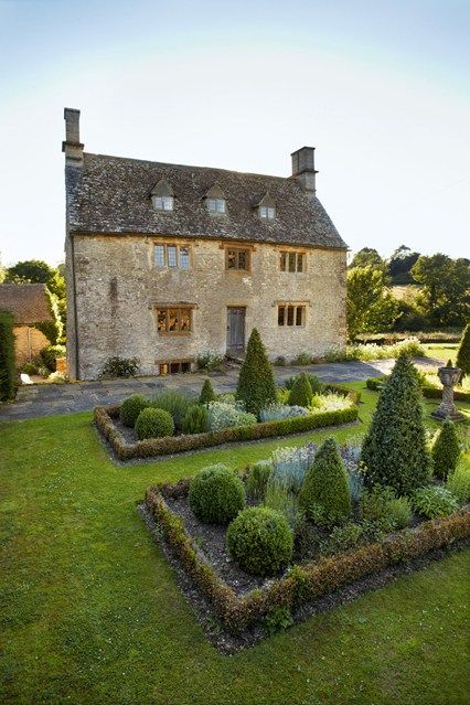 Little wonder that the Oxfordshire garden of art dealer, writer and broadcaster Philip Mould, should be so appealing. Mould has had a life-long passion for plants and his 18-acre garden, a combination of wild meadowland and expertly-tended-to formal beds, demonstrates this love of horticulture. Gardening Seeds, English Country Cottages, Country Cottage Garden, English Garden Design, Country Garden Decor, English Gardens, English Manor, English Country Gardens, Formal Gardens