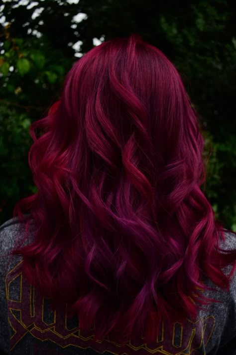 Red And Purple Hair Color Ideas, Purple And Magenta Hair, Red Purple Hair Color, Red And Purple Hair, Raspberry Hair Color, Magenta Hair Colors, Exotic Hair Color, Crimson Hair, Wine Hair Color