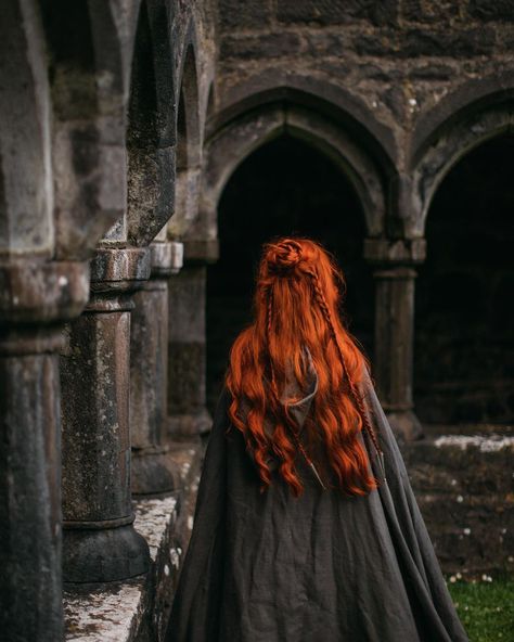 Red Hair Princess, Red Headed League, Medieval Witch, Redhead Art, Celtic Pride, Closet Cosplay, Medieval Aesthetic, Princess Core, Ginger Girls