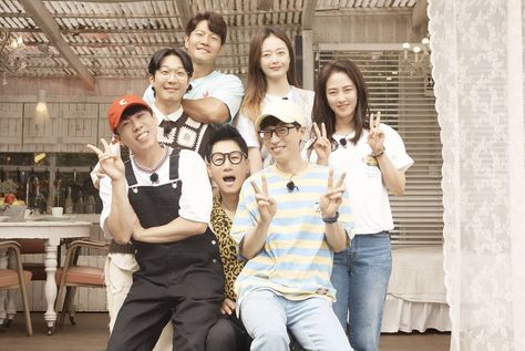 "7 people, 7 charms," the remaining seven members of the longest-running tv variety show celebrate their 11th year anniversary in episode 563. Running Man Cast, Running Man Members, Cha Tae Hyun, Strange Family, 11 Year Anniversary, Yoo Jae Suk, Jae Suk, Korean Variety Shows, Jo In Sung