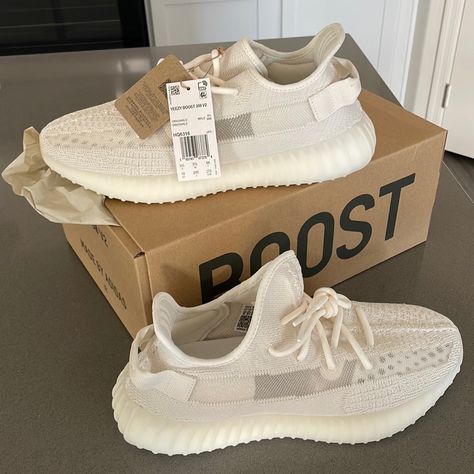 Yeezy Boost 350 V2 Brand New Yeezy Women Shoes, Yezzy Shoes 350, Yeezy Sply 350, Yezzy Shoes Women, Women Outfit Winter, Shoes Women Outfit, Yeezy Womens, Yeezy Outfit Women, Yeezy 350 Shoes