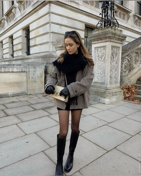 [PaidAd] 85 Winter Fashion Outfits Knee High Boots Recommendations You Don't Want To Miss Quickly #winterfashionoutfitskneehighboots Tall Boots Outfit, Old Money Winter, Winter Boots Outfits, Knee Boots Outfit, High Boots Outfit, Black Boots Tall, Paris Outfits, Autumn Outfit, Rich Girl