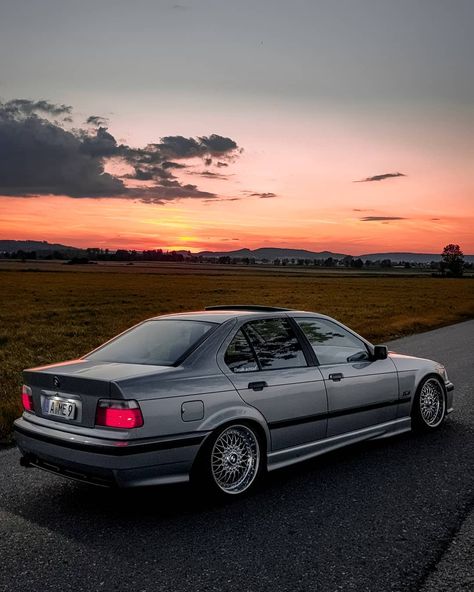 Bmw E36 Drift, Car Nature, Bmw Wallpaper, E36 Sedan, Car Iphone Wallpaper, Jetta Mk5, Bmw 318i, Bmw Wallpapers, Stance Cars