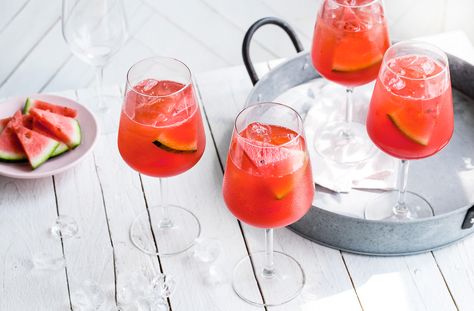 So refreshing and super easy to make, this delicious watermelon spritz is the perfect drink for the summer. Find more summer cocktails at Tesco Real Food. Watermelon Cocktails, National Watermelon Day, Watermelon Cocktail, Best Summer Cocktails, Italian Drinks, Spritz Recipe, Spritz Cocktail, Palate Cleanser, Tesco Real Food