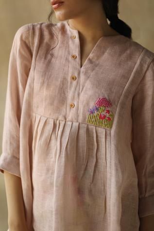 Shop for Roza Pret Pink Linen Placement Embroidered Top for Women Online at Aza Fashions Dress References, Summer Frocks, Plain Kurti, Cotton Tops Designs, Rose Care, Simple Kurta Designs, Designer Kurti Patterns, Kurti Patterns, Simple Kurti Designs