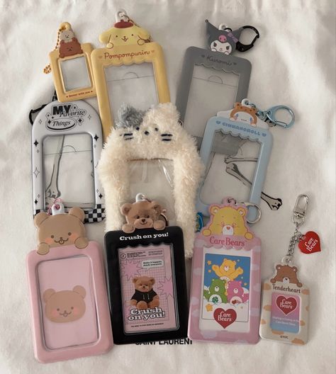 Kpop Photo Card Holder, Pc Deco Kpop, Kpop Photocard Deco, Photocard Holder Aesthetic, Sanrio Pc Holder, Fangirl Aesthetic Kpop, Pc Decoration Kpop, Sanrio Photocard Holder, Alaa Core