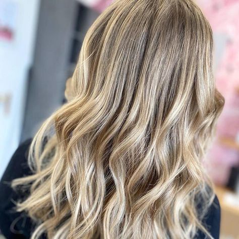 How to Create Beige Blonde Hair Color | Wella Professionals Level 8 Hair Color, Neutral Blonde Hair, Beige Blonde Hair Color, Cool Blonde Hair Colour, Blond Beige, Blonde Foils, Beige Blonde Hair, Beige Blond, Beige Hair