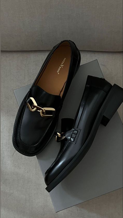 Loafers Shoes Outfit, Muslim Kids Fashion, Gents Shoes, Dress Up Shoes, High End Shoes, Look Formal, Shoes World, Loafer Shoes Women, Girly Shoes