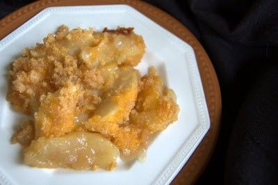 Apple And Cheese, Cheese Apples, Thanksgiving Casserole Recipes, Apple Cheese, Crispy Cheddar Chicken, Apple Dishes, Cheddar Chicken, Pasta Side Dishes, Cheese Pairings