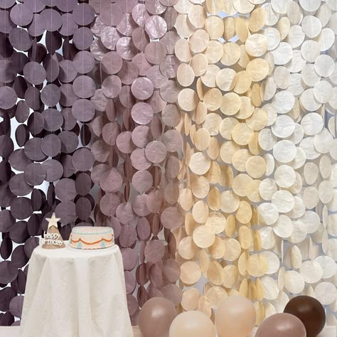 Circle Garland Backdrop, Paper Circle Garland, Kule Ting, Paper Circle, Circle Garland, Woodland Birthday Party, Garland Backdrops, Woodland Birthday, Hanging Garland