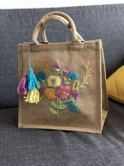 Jute Bags Design, Painted Burlap, Embroidery Purse, Handmade Fabric Bags, Crochet Leaf Patterns, Burlap Tote Bags, Diy Crochet Bag, Handbags Collection, Burlap Tote