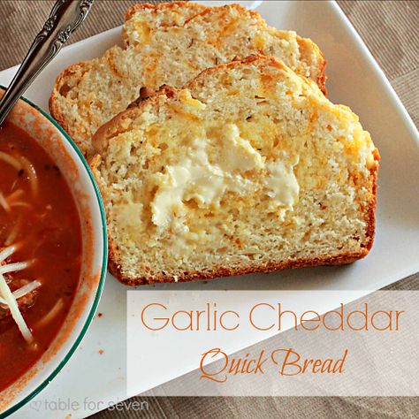 table for seven: Garlic Cheddar Quick Bread - Pinner says, "I'm going to use garlic salt next time I make this instead of garlic powder. I was craving some salt in it. Made it with lasagna and it was a hit!" Cheddar Quick Bread, Homemade Bread Bowls, Bowl Bread, Garlic Cheddar, Cheese Homemade, Cheddar Cheese Soup, Biscuit Rolls, Bread Bowl, Bread Machine Recipes