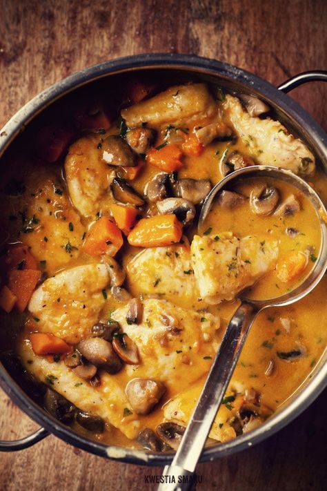 Chicken with Pumpkin and Mushrooms. Making this tomorrow with acorn squash as a substitute for pumpkin Pumpkin Stew, Resepi Ayam, Savory Pumpkin Recipes, Chicken Mushroom, Think Food, Cajun Recipes, Gumbo, Stew Recipes, Pumpkin Recipes