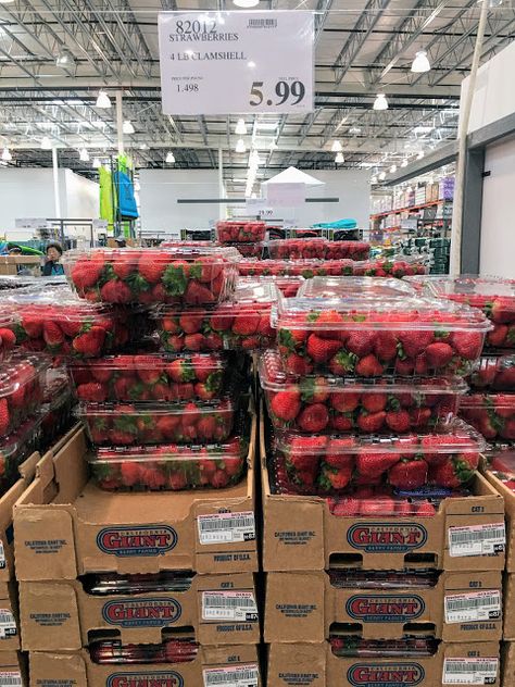 The Sasson Report: Costco Wholesale sells more organic fruit, includi... Costco Grocery, Costco Shopping, Fruit Lunch, Student Recipes, Hit Or Miss, Party Food Buffet, Grocery Foods, Delicacy Food, Lunch Recipes Healthy