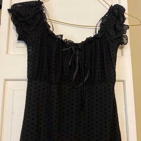 Super Cute Mini Dress Sleeves Can Be Off The Shoulder Or Puff Style Wish I Got To Wear This Just Never Did And It No Longer Fits Flared Sleeves Dress, Mini Dress Sleeves, Dresses Grunge, Scene Clothing, Girly Goth, Casual Goth, Sleepy Girl, Cute Mini Dress, Velvet Slip Dress