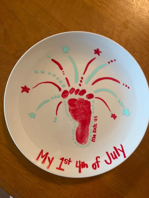 4th Of July Baby Footprint Craft, Memorial Day Baby Crafts, Nicu Handprint Craft, Fourth Of July Footprint Art, Fourth Of July Infant Crafts, Monthly Footprint Art, Fourth Of July Crafts For Infants, Footprint Crafts For Babies, Baby Feet Painting Ideas