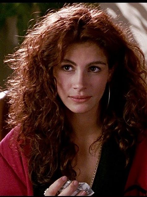 Julia Roberts Hair Curly, Julia Roberts Curly Hair, Julia Roberts Hair, Robert Movie, Julia Roberts Style, Pretty Woman Movie, Wild Curly Hair, 90s Hairstyles, Julia Roberts