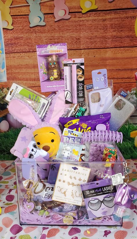 Easter Ideas For Teenage Girls Baskets, Pink Easter Basket Ideas, Girly Easter Basket Ideas, Color Themed Easter Baskets, Different Easter Basket Ideas, Easter Basquets Ideas, Easter Basket For Grandma, Easter Basket Ideas For Best Friend, What To Put In Easter Baskets