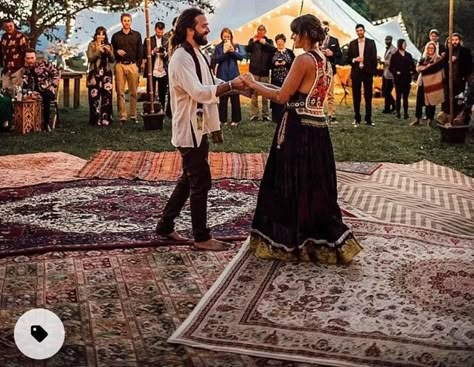 Rug dance floor Rugs Wedding Reception, Outdoor Wedding Flooring, Boho Picnic Wedding Reception, Boho Rug Dance Floor, Wedding Dance Floor Alternatives, Fall Wedding Dance Floor, Boho Dance Floor Wedding, Boho Dance Floor, Carpet Wedding Dance Floor