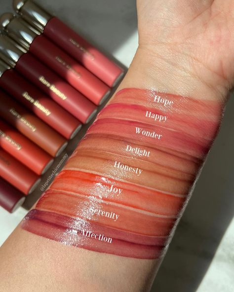 VIRAL Rare Beauty Soft Pinch Liquid Lip Oil RESTOCKED 🔥 Regular Price: 3660BDT Sale Price: 3280BDT Available Shades Affection Delight Happy Honesty Hope Joy Wonder ✅ Inbox us / ORDER from website Get an extra discount with code: new10 https://lavishta.com/product/soft-pinch-tinted-lip-oil/ Rare Beauty Tinted Lip Oil, Rare Beauty Soft Pinch, Makeup Collection Goals, Tinted Lip Oil, Lip Gloss Collection, Swag Makeup, Dope Makeup, Smooth Lips, Makeup Swatches