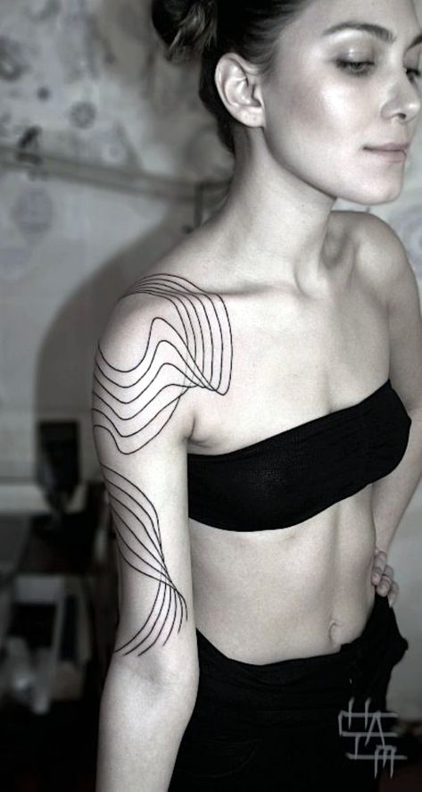 40 No-Ordinary Line Tattoo Designs Hongdam Tattoo, Dots To Lines, Lines Tattoo, Geometric Line Tattoo, Cool Shoulder Tattoos, Abstract Tattoo Designs, Muster Tattoos, Shoulder Tattoos For Women, Home Tattoo