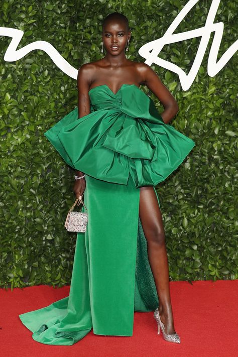 British Green, Oscar Awards, 2019 Red Carpet, Adut Akech, Birthday Clothes, Givenchy Couture, Valentino Haute Couture, British Fashion Awards, Best Red Carpet Looks