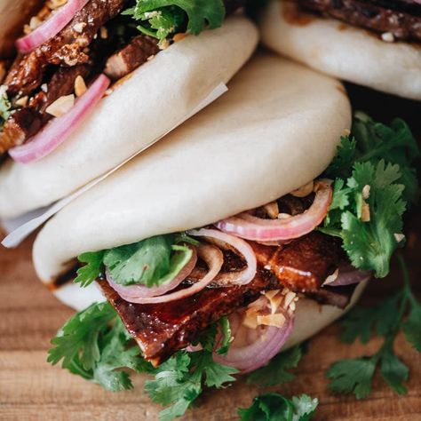 Gua Bao (Taiwanese Pork Belly Buns, 割包) Pork Belly Buns, Bao Burger, Steamed Bao Buns, Steamed Bao, Gua Bao, Pickled Mustard Greens, Braised Pork Belly, Bao Buns, Easy Chinese Recipes