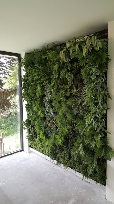 Green Wall Garden, Diy Garden Landscaping, Green Wall Design, Garden Wall Designs, Indoor Plant Wall, Vertical Garden Indoor, Vertical Garden Design, Hanging Plant Wall, Vertical Garden Wall