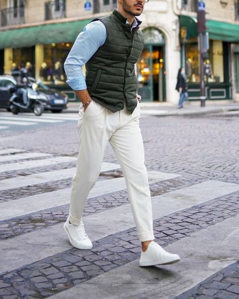 Winter outfit using sleeveless jackets, men. Sleeveless Jacket Outfit, Mens Winter Wardrobe, Vest Outfits Men, Jacket Outfit Ideas, Comfy Christmas, Outfit Ideas Men, Mens Work Outfits, Smart Casual Menswear, Mens Business Casual Outfits