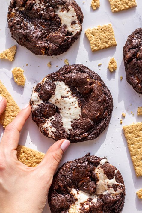 Gooey marshmallow center, chunks of graham cracker, melted chocolate, and a chewy double chocolate cookie, creates the perfect s’mores cookies every time. Double Chocolate Smores Cookies, Chocolate Smores Cookies, Smores Cookies Recipes, Campfire Cookies, Thanksgiving Favorites, S Mores Cookies, Graham Cracker Cookies, Chewy Chocolate Cookies, Smores Cookies