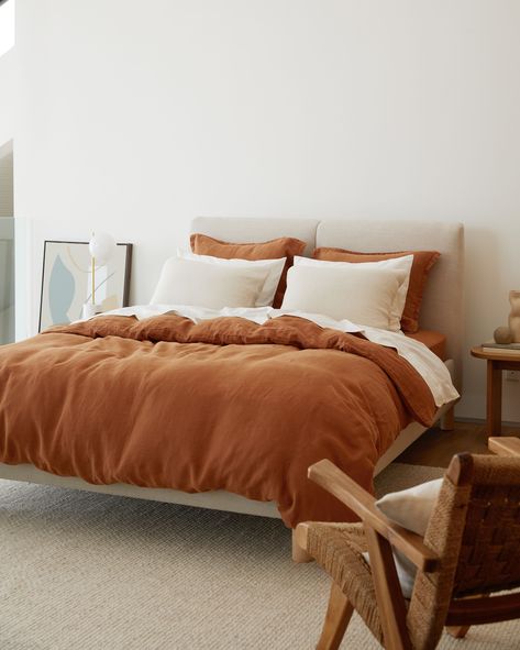 A touch of terra is the perfect way to warm up a neutral color palette✨ Terracotta Sheets, Rust Bedroom, Relaxed Bedroom, Parachute Bedding, Napa Style, Neutral Color Palette, Linen Duvet Cover, Relaxing Bedroom, Room Stuff