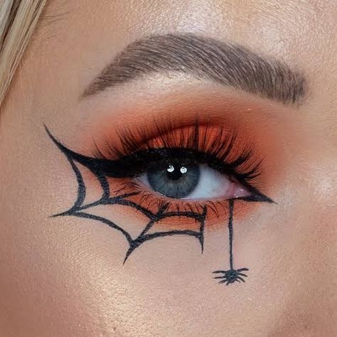 Halloween Makeup Easy Eyeshadow, Dark Princess Makeup Halloween, Halloween Makeup Jack O Lantern, Halloween Makeup Beginners, Witch Makeup Spiderweb, Easy Halloween Eyeshadow Looks, Cute Spider Makeup, Spider Eyeliner Easy, Halloween Make Up Spiders