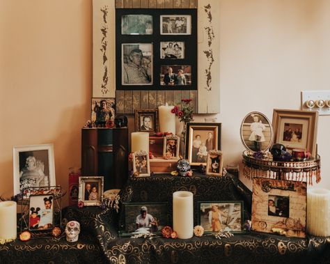 Two Times the Love | By Sue Long | Photography by Margarita Stamatelopoulos #MatthewBushong #AshleyGoss #wedding #DíadelosMuertos #ofrenda #reception Wedding Ofrenda Ideas, Ofrenda At Wedding, Ofrenda For Wedding, Wedding Ofrenda, Ofrenda Table, Boda Aesthetic, Memorial Altar, Ofrenda Ideas, October Inspiration