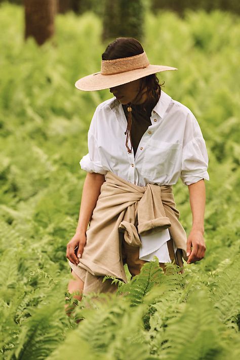 Fashionable and functional, this wide brim straw hat has an open crown to keep your skin protected and your head cool while you work in the garden or sit on the beach. Gardening Hat, Wide Brim Straw Hat, Sun Protective Clothing, Wide Brim Sun Hat, Capri Blue, Outfits With Hats, Wide Brimmed Hats, Vacation Outfits, Sun Hat