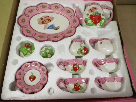 Strawberry Shortcake Porcelain Tea Set Title: Strawberry Shortcake Porcelain Tea Set Item AttributesCountry/Region of Manufacture: ChinaCONDITION:Usedno visible damages only on the boxStrawberry Shortcake Porcelain Tea Set comes with box... Strawberry Shortcake Tea Set, Strawberry Shortcake Merchandise, Strawberry Shortcake Items, Strawberry Shortcake Room, Strawberry Shortcake Toys, Berry Shortcake, Strawberry Shortcake Characters, Strawberry Shortcake Party, Strawberry Decorations