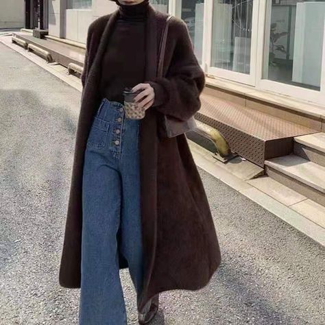 Teacher Fits, Long Cardigan Coat, Dark Academy, Outfit Korean Style, Velvet Sweater, Long Overcoat, Ootd Fall, Hepburn Style, Women Overcoat