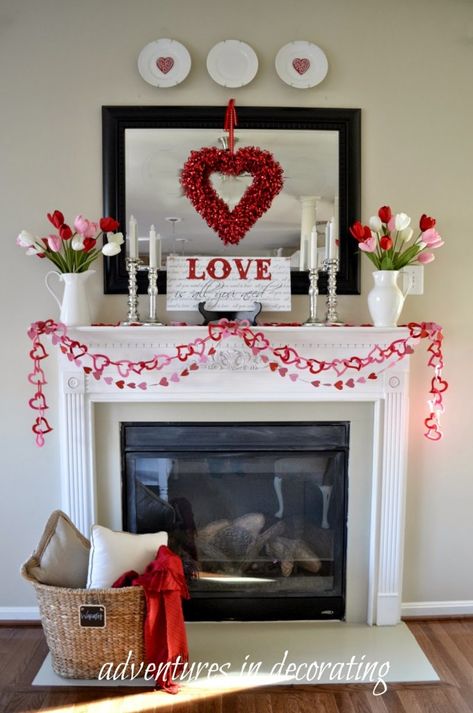 Valentine Mantel, Saint Valentin Diy, Valentines Bricolage, Valentines Party Decor, Valentinstag Party, Diy Valentine's Day Decorations, Valentines Decor, Diy Valentines Decorations, Dekor Diy