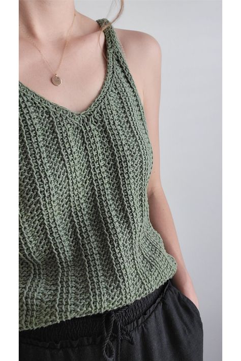 Tunisian Crochet Top, Beginner Stitches, Tunisian Crochet Pattern, Unique Tools, Tunisian Crochet Patterns, Gilet Crochet, Crochet Ladies Tops, Crochet Summer Tops, Crochet Tank