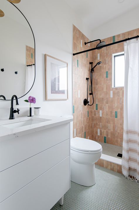 Bathroom design with a terracotta tile and accent tile in different colours. Rustic Bathroom Tile Ideas, Rustic Bathroom Tile, Small Shower Ideas, Terracota Tile, Rustic Tiles, Orange Shower Curtain, Black Tub, Shower Tiles, Small Shower