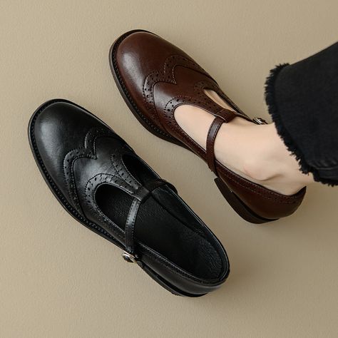 Women's dress shoes