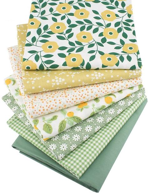 Quilt Fabric Bundles, Quilt Fabrics, Cotton Crafts, Fabric Inspiration, Patchwork Fabric, Fabric Remnants, Fabric Bundle, Fabric Squares, Diy Fabric