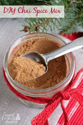 The warm & cozy blend of spices in this DIY Chai Spice Mix is perfect for that holiday baking or for easy gift giving. Chai Spice Mix, Something To Talk About, Spice Mix Recipes, Diy Spices, Sauce Pasta, Pumpkin Chai, Homemade Spices, Homemade Seasonings, Spice Rub