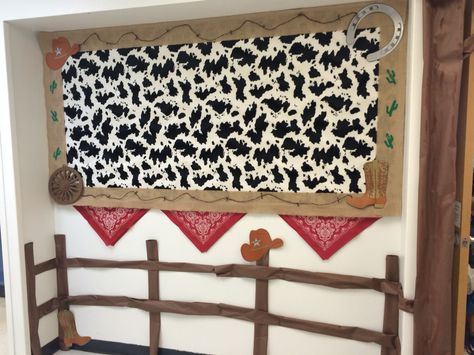 Bulletin board for western theme classroom Western Bulletin Boards, Farm Classroom Theme, Teacher Appreciation Doors, Bulletin Boards Theme, Easy Updos For Long Hair, Wild West Theme, Western Rooms, Farm School, Updos For Long Hair