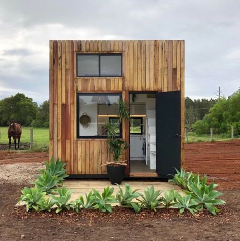 Tiny House Australia, Small Wooden House, Tiny House Builders, Tiny House Nation, Tiny House Inspiration, Tiny Cabins, Micro House, Container House Plans, Modern Tiny House